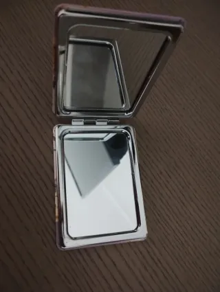 Specchietto da borsetta con design floreale