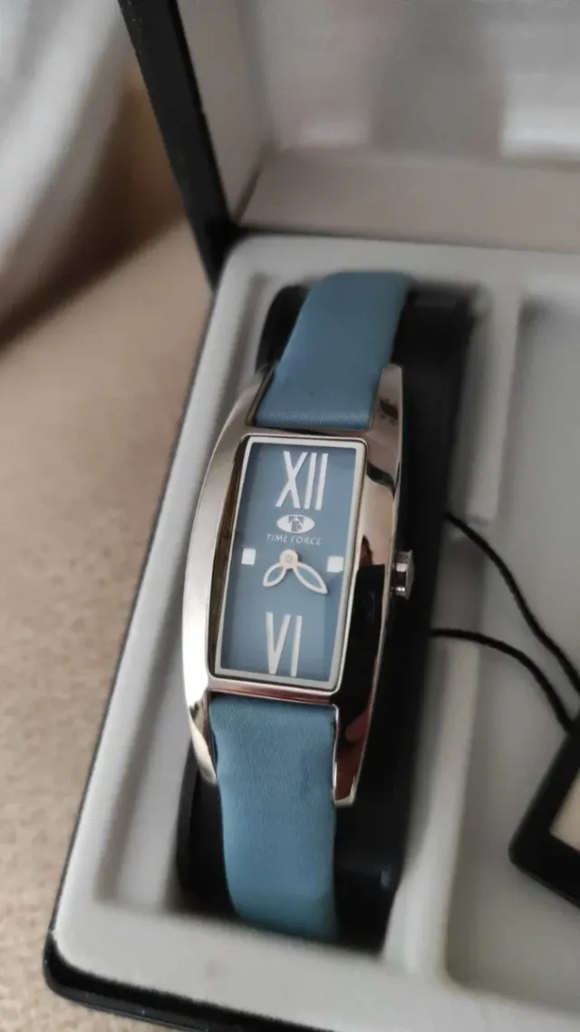 Reloj Time Force Mujer Azul y Plateado