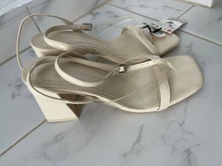 Sandalias Bershka Beige Talla 36 Tacón 6cm