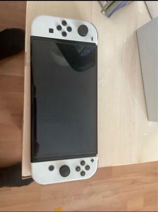 Nintendo Switch Blanca y Negra