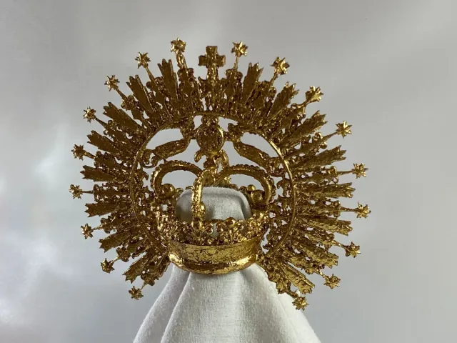 Corona de Ángeles Dorada