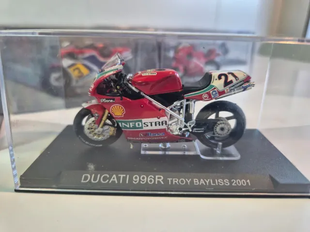 Miniatura Moto Ducati 996R Troy Bayliss 2001