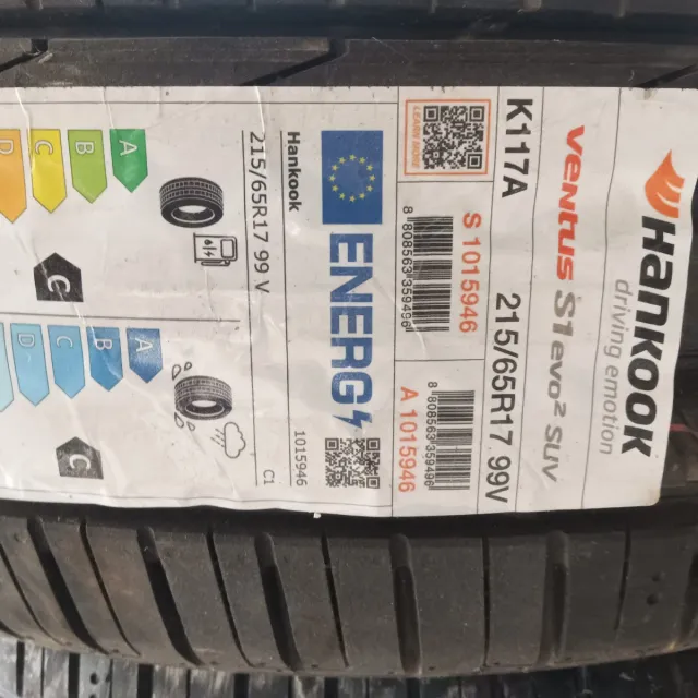 Neumáticos Hankook 215/65R17 99V.