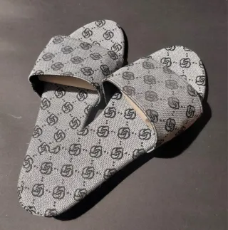 Zapatillas Grises Nuevas 