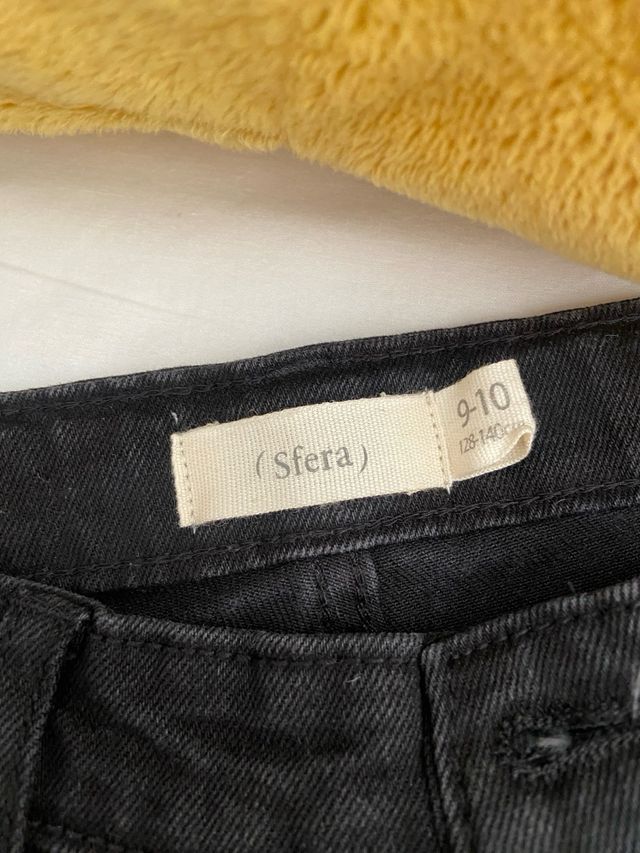 Pantalón vaquero negro Sfera niña, sin usar