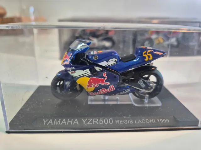 Miniatura Moto Yamaha YZR500 Regis Laconi 1999