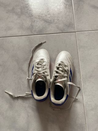 2 Botas de fútbol Adidas niño