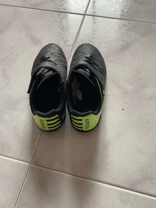 2 Botas de fútbol Adidas niño