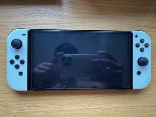 Nintendo Switch OLED + Zelda Tears of the Kingdom
