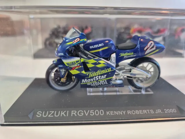 Miniatura Suzuki RGV500 Kenny Roberts Jr.