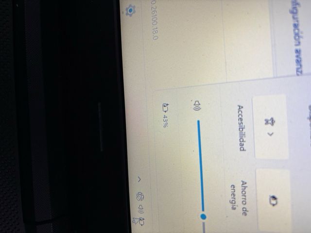 Portátil Lenovo i3 Gen 5 8GB RAM SSD 240GB W11