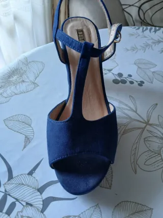 Zapatos de tacón azul
