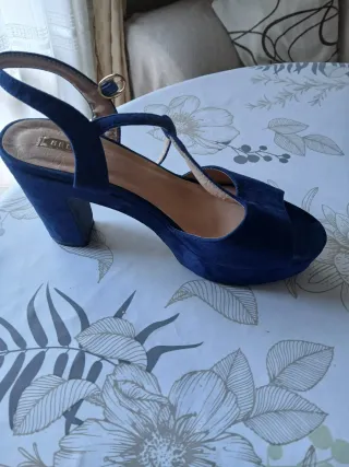 Zapatos de tacón azul