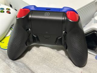 Xbox Series S + 2 Mandos + Mando Scuf + Accesorios