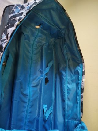 Conjunto Maleta y Bolsa de Viaje Diseño Geométrico