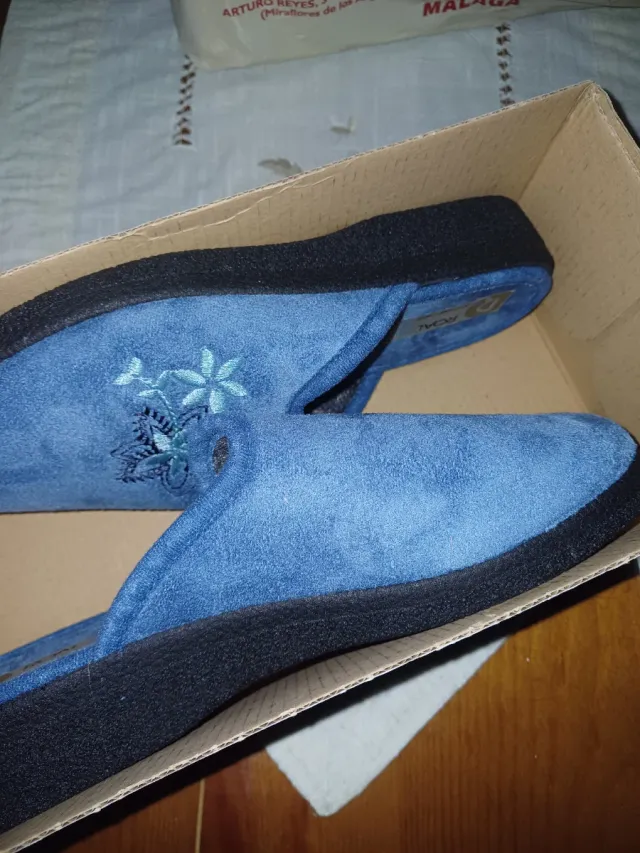 Zapatilla casa mujer ROAL 37 nueva. 