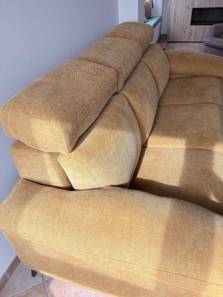 2 Sofás mostaza 3 y 2 plazas. Como nuevos