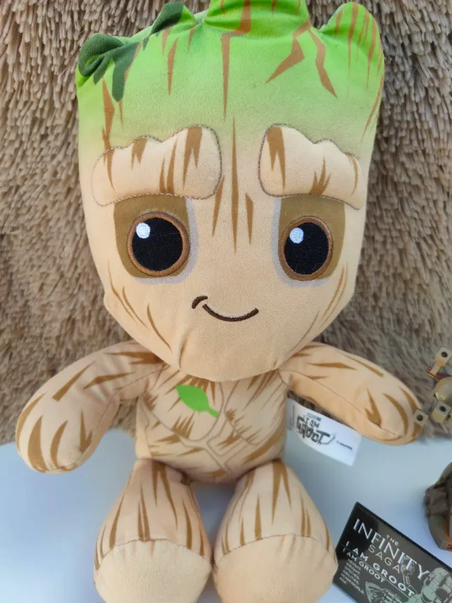 Lote Peluche Groot + Lego 76217
