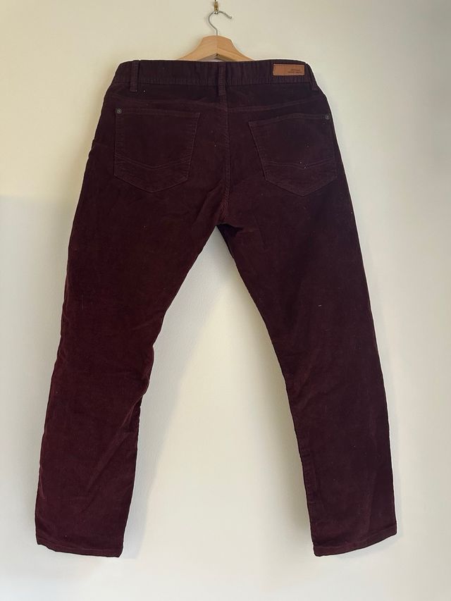 Pantalón pana Sfera Talla 42 burdeos 