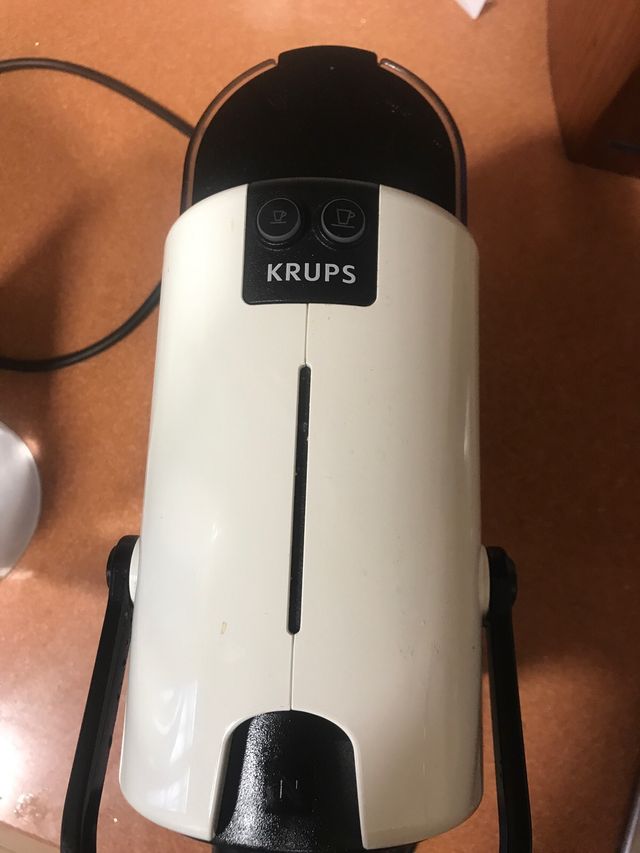 Cafetera Nespresso Krups Inissia Roja