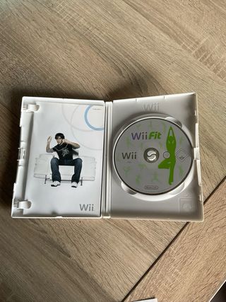 Wii Balance Board + Wii Fit