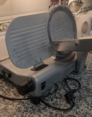 Cortadora de fiambre METRO Profesional.