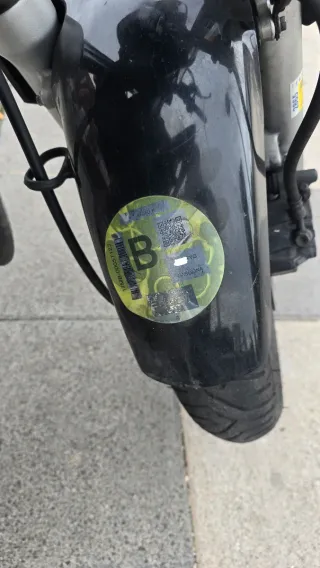 Honda CBF 250 Negra con Baúl