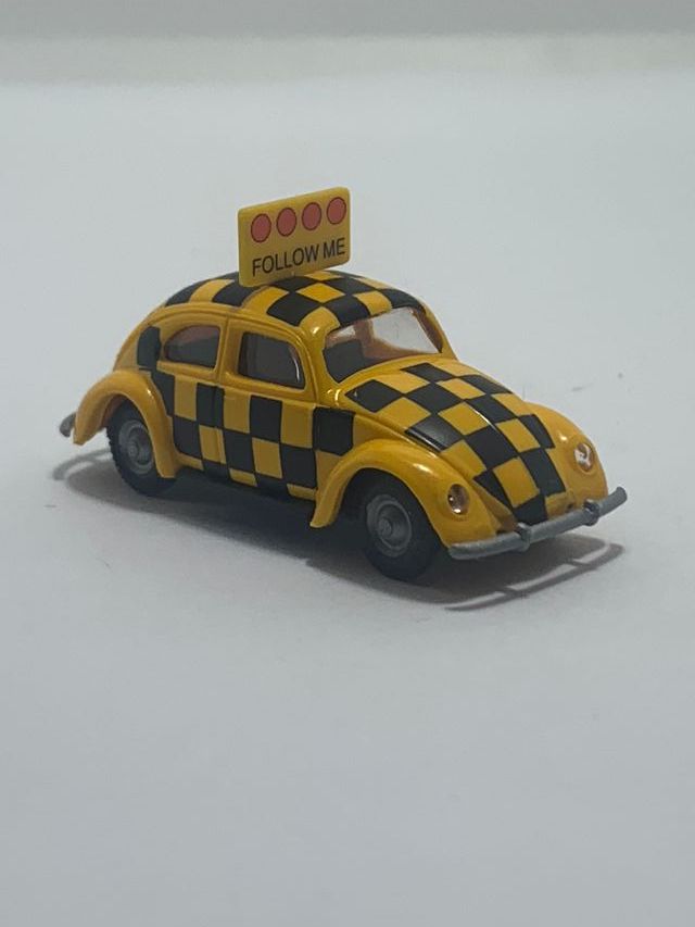 Volkswagen 1200 “Follow Me” Busch 1/87