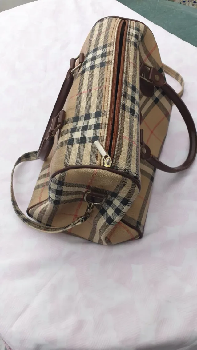 3 Malas senhora ,uma marca Furba, 7,euros cada