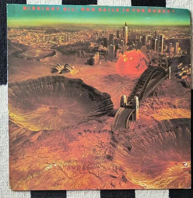 Midnight Oil: Red Sails In The Sunset Vinilo