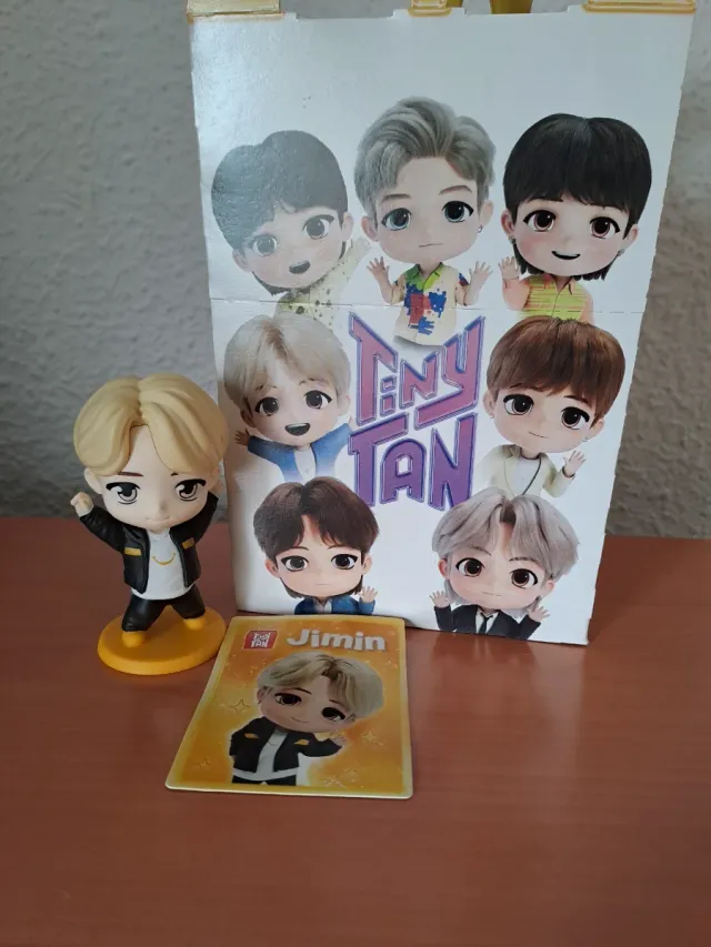 Figura Tiny Tan Jimin Rojo