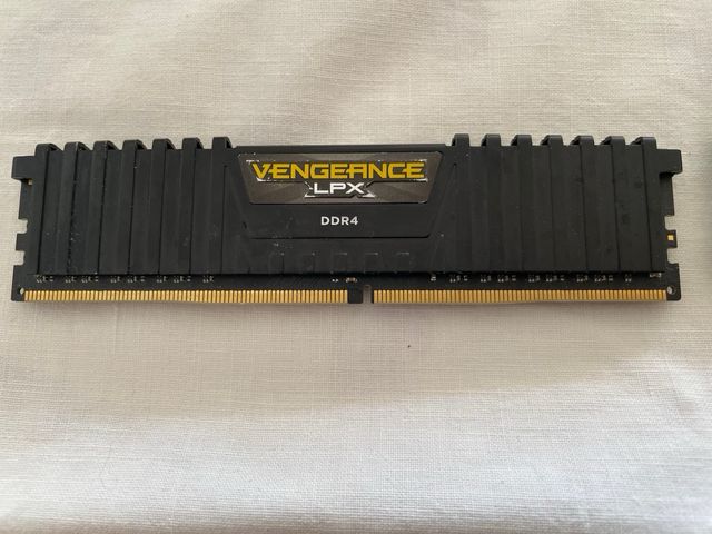 Corsair Vengeance LPX 16GB (2x8GB) DDR4 2400MHz