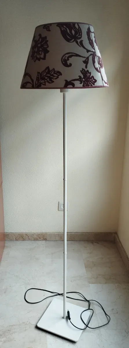 Lámpara de pie tela floral