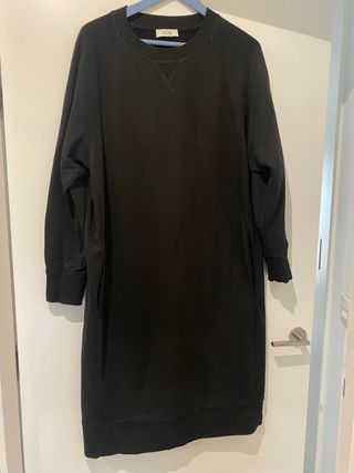 Vestido COS negro estilo sudadera