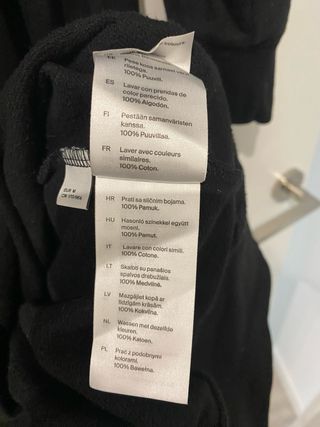 Vestido COS negro estilo sudadera