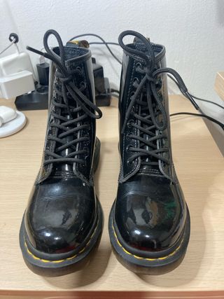 Stivali Dr. Martens in pelle verniciata nera