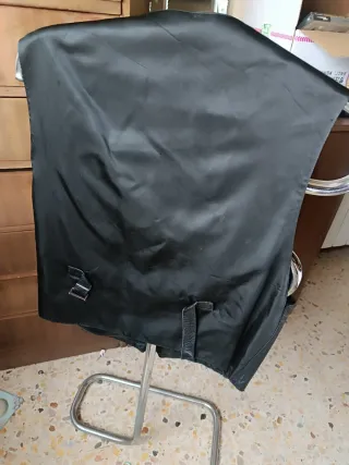 Chaleco de cuero negro