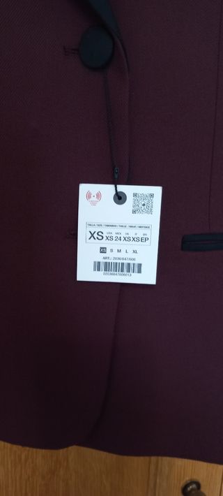 Chaqueta NUEVA de Zara burdeos y negro.