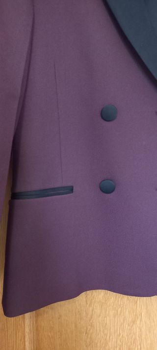 Chaqueta NUEVA de Zara burdeos y negro.