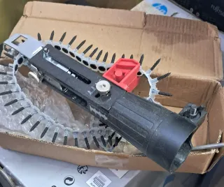 Adaptador para taladro con cargador de tornillos