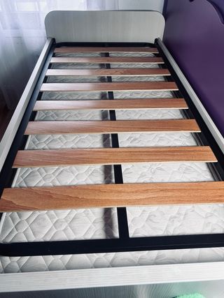 Cama nido con cajones morada y blanco vetado