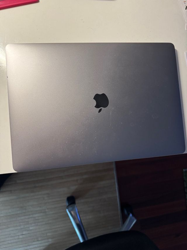 MacBook Pro Gris Espacial