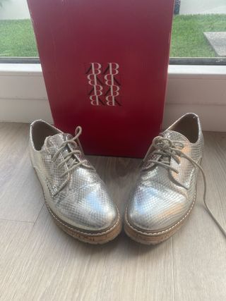Zapatos plateados suela corcho