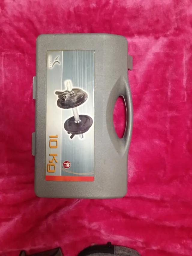 Maletín de pesas 10 kg dos juegos de pesas 


