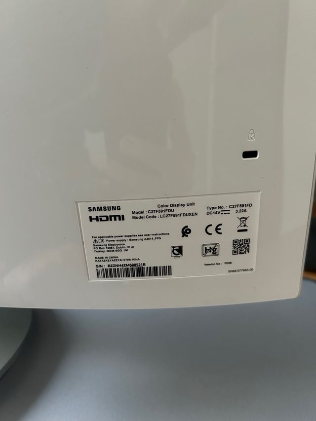 Monitor Samsung 27 Curvo Full HD