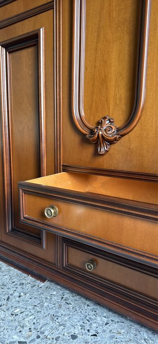 Armadio in legno massello