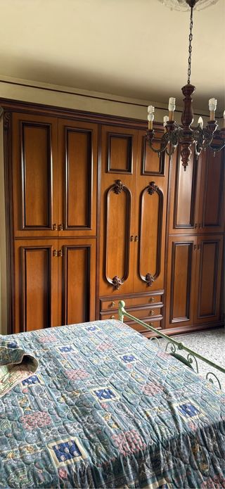 Armadio in legno massello