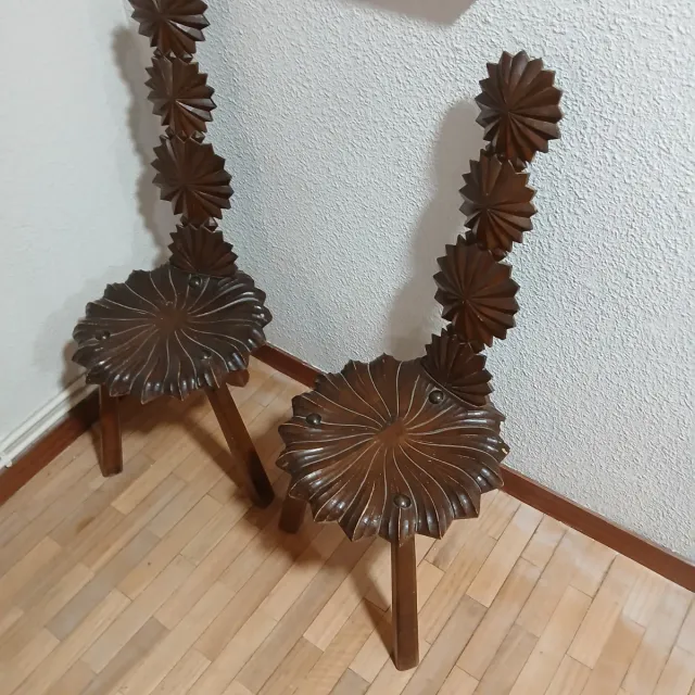 Sedie vintage in legno intagliato (2 unità)