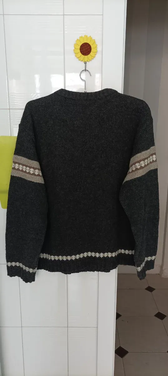 Jersey negro con rayas beige