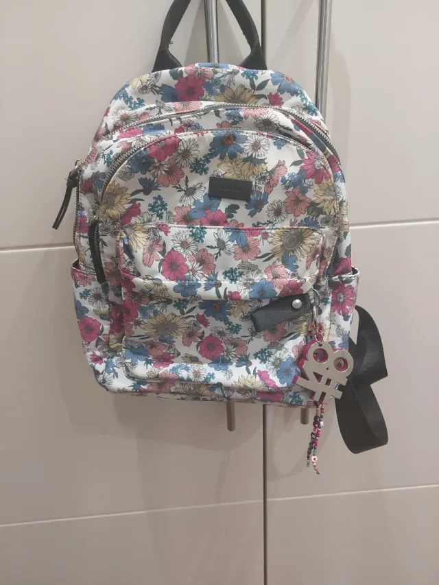 Mochila Parfois floral multicolor